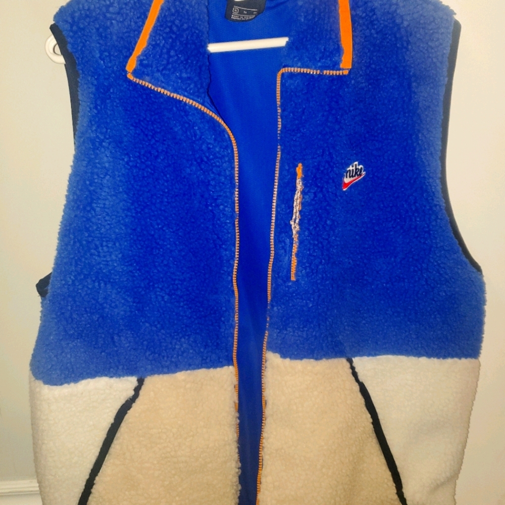 Nike sherpa vest